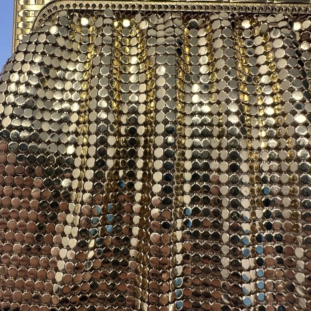 1940-50s Mesh Whiting & Davis Hand Bag w/ Mirror​​​ - Picture 7 of 8